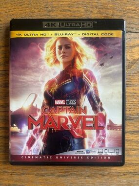 Captain Marvel 4K Ultra HD + Blu-ray Cinematic Universe Edition